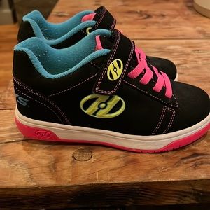 Heelys X2 Dual wheel shoes Size 3